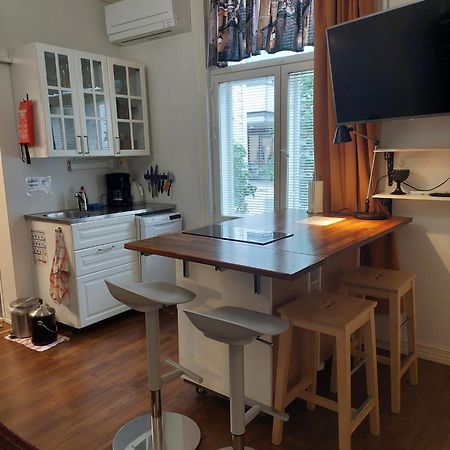 Remontoitu Asunto Vanhassa Talossa - Renovated Apartment At The Heart Of Turku Extérieur photo
